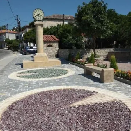 όπως παλιά.. πέτρινη κατοικία ωρολόγιο ευβοίας Orologion