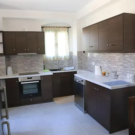 όπως παλιά.. πέτρινη κατοικία ωρολόγιο ευβοίας Σπίτι διακοπών *