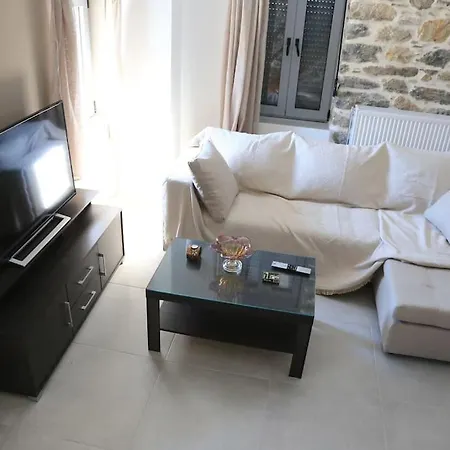 Σπίτι διακοπών όπως παλιά.. πέτρινη κατοικία ωρολόγιο ευβοίας Orologion