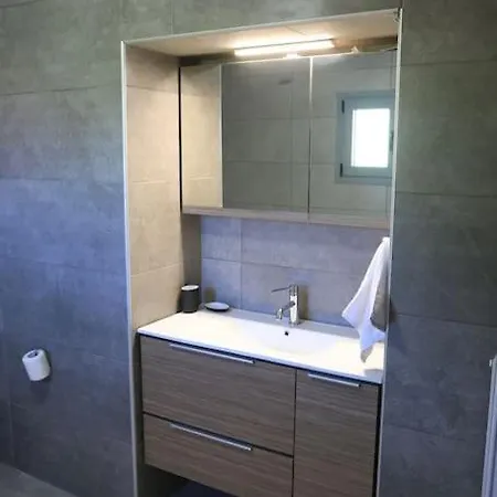 όπως παλιά.. πέτρινη κατοικία ωρολόγιο ευβοίας * Orologion