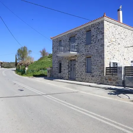 Σπίτι διακοπών όπως παλιά.. πέτρινη κατοικία ωρολόγιο ευβοίας *